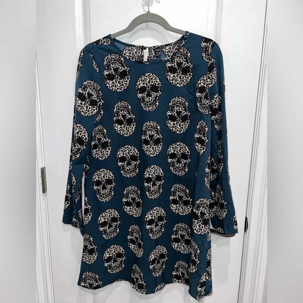 Shein Woman’s Animal Print Skull Green Long Sleeve Dress Size Small